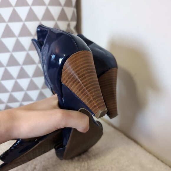 Miz Mooz Genuine Leather Patent Cutout Boho Chic Ankle Strap Mary Jane Wedges 8 - Picture 6 of 6